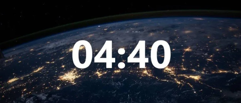 04:40 на часах