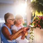 к чему снится умершая бабушка внучке по материнской линии